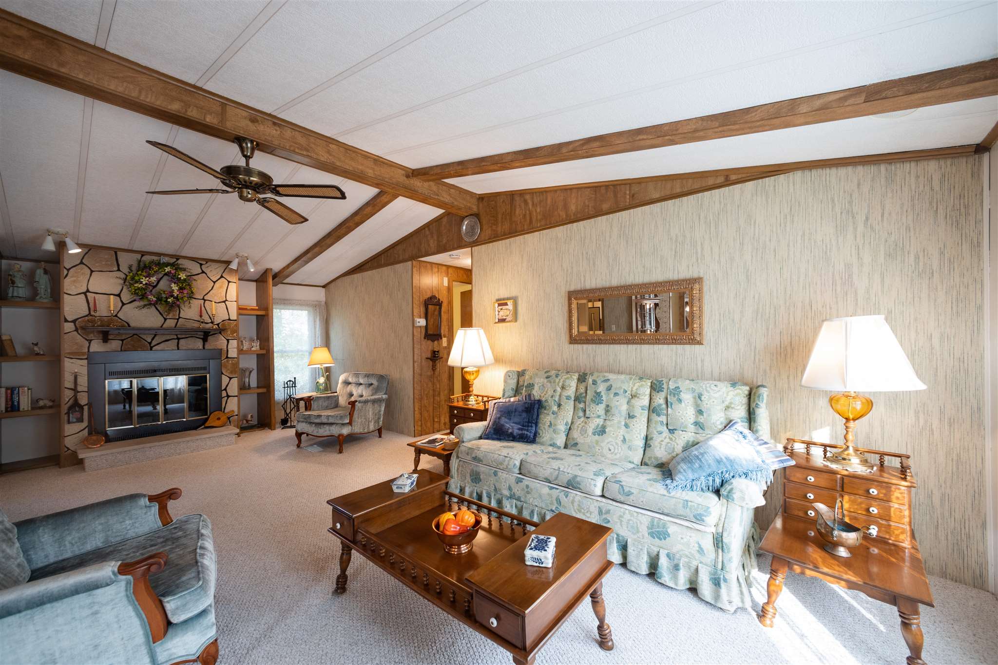 44 Rachael Circle Goffstown, NH 03045 - Photo 2 of 40 Gallery Image 2