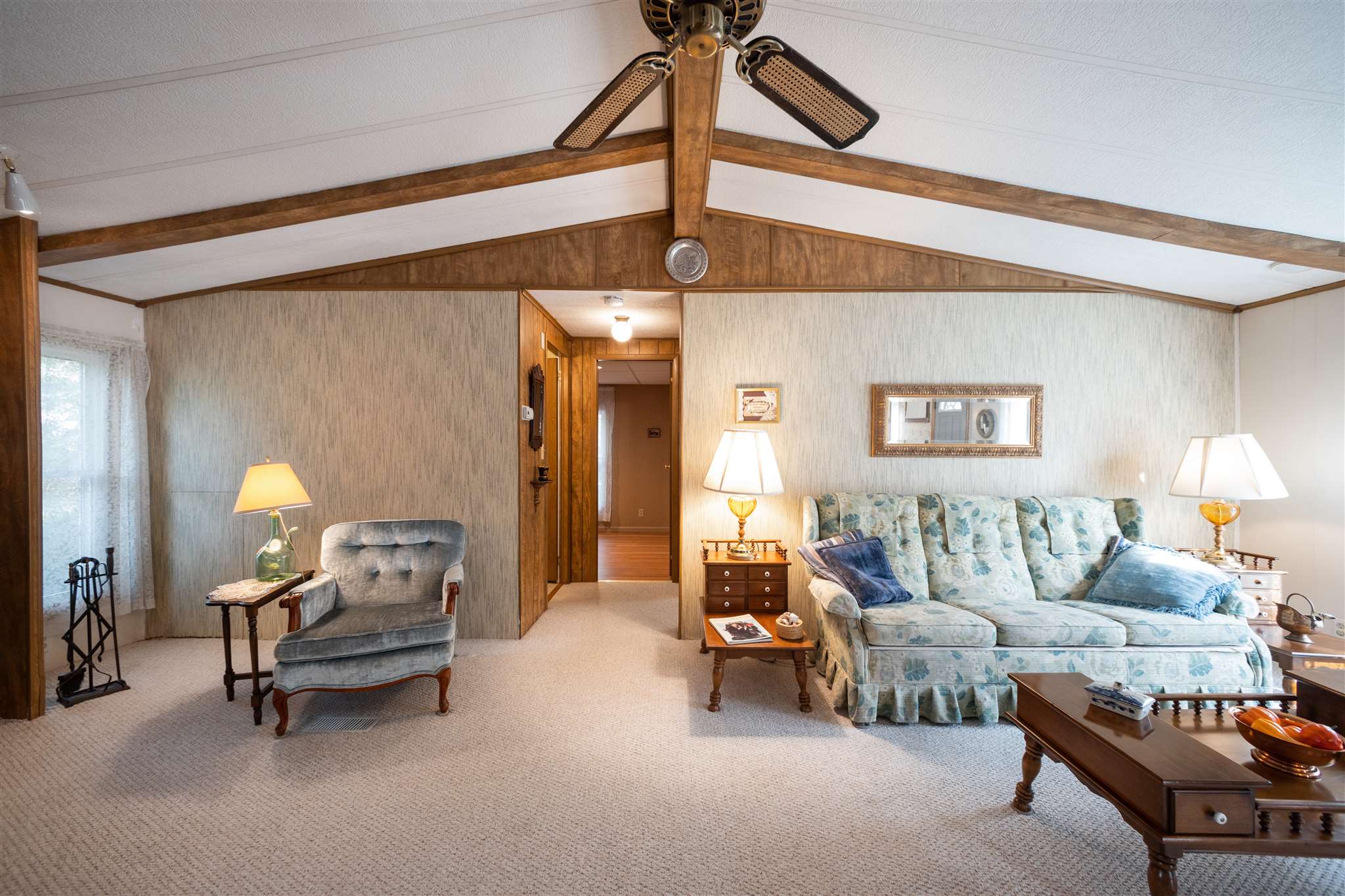 44 Rachael Circle Goffstown, NH 03045 - Photo 3 of 40 Gallery Image 3