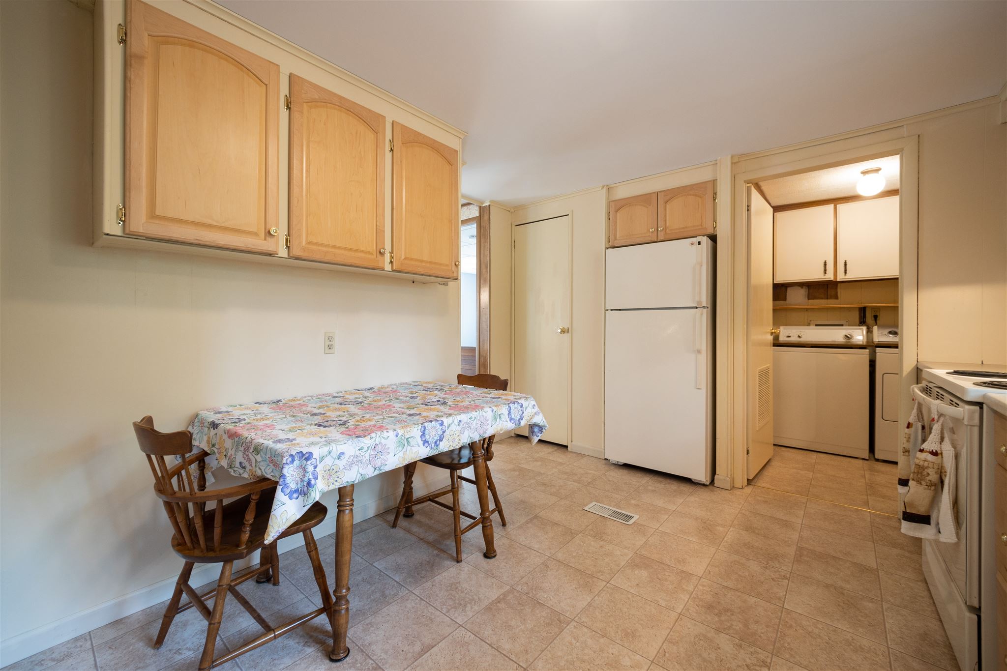 44 Rachael Circle Goffstown, NH 03045 - Photo 8 of 40 Gallery Image 8