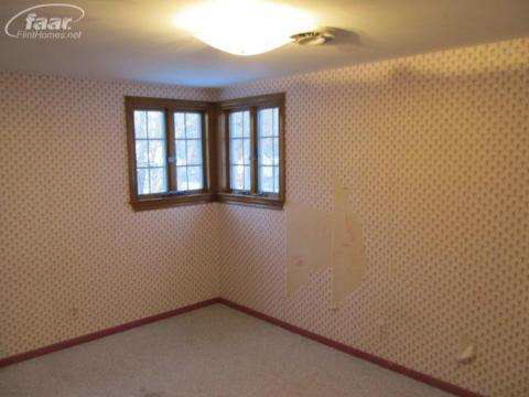 4304 Springfield Street Burton, MI 48509 - Photo 24 of 29 20144860-23.JPG