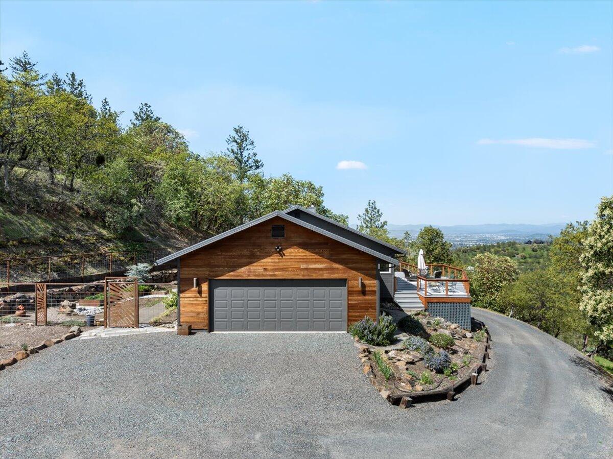 5229 Pioneer Road Medford, OR 97501 - Photo 49 of 62 Large two car garage.