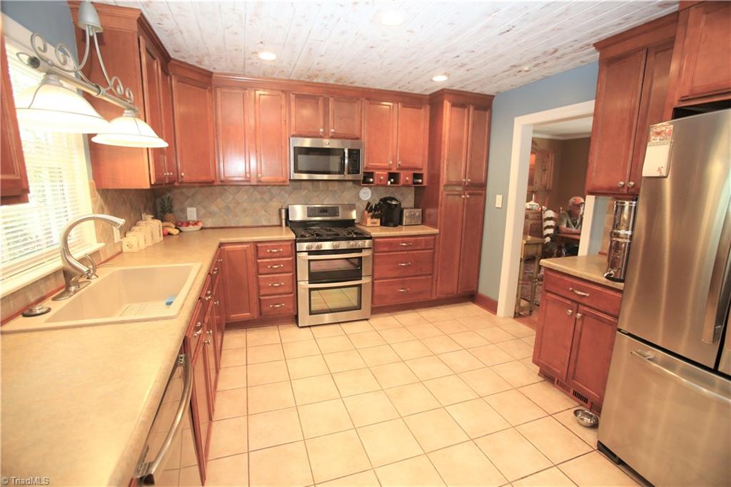 3502 Normandy Road Greensboro, NC 27408 - Photo 11 of 31 Gallery Image 11