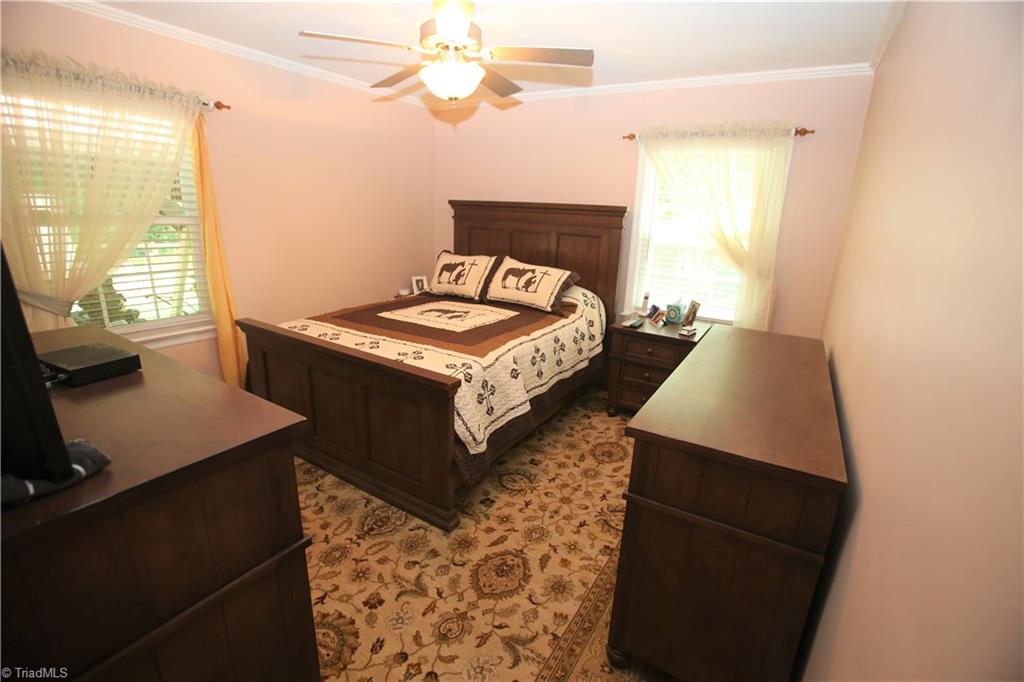 3502 Normandy Road Greensboro, NC 27408 - Photo 14 of 31 Gallery Image 14