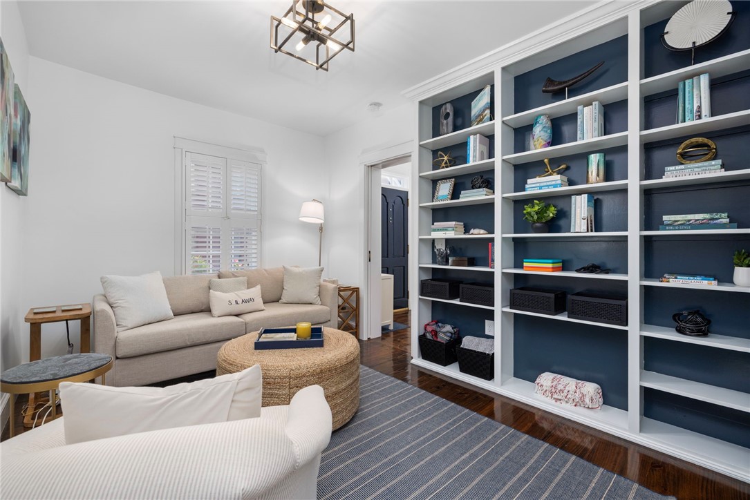 28 John Street Newport, RI 02840 - Photo 18 of 48