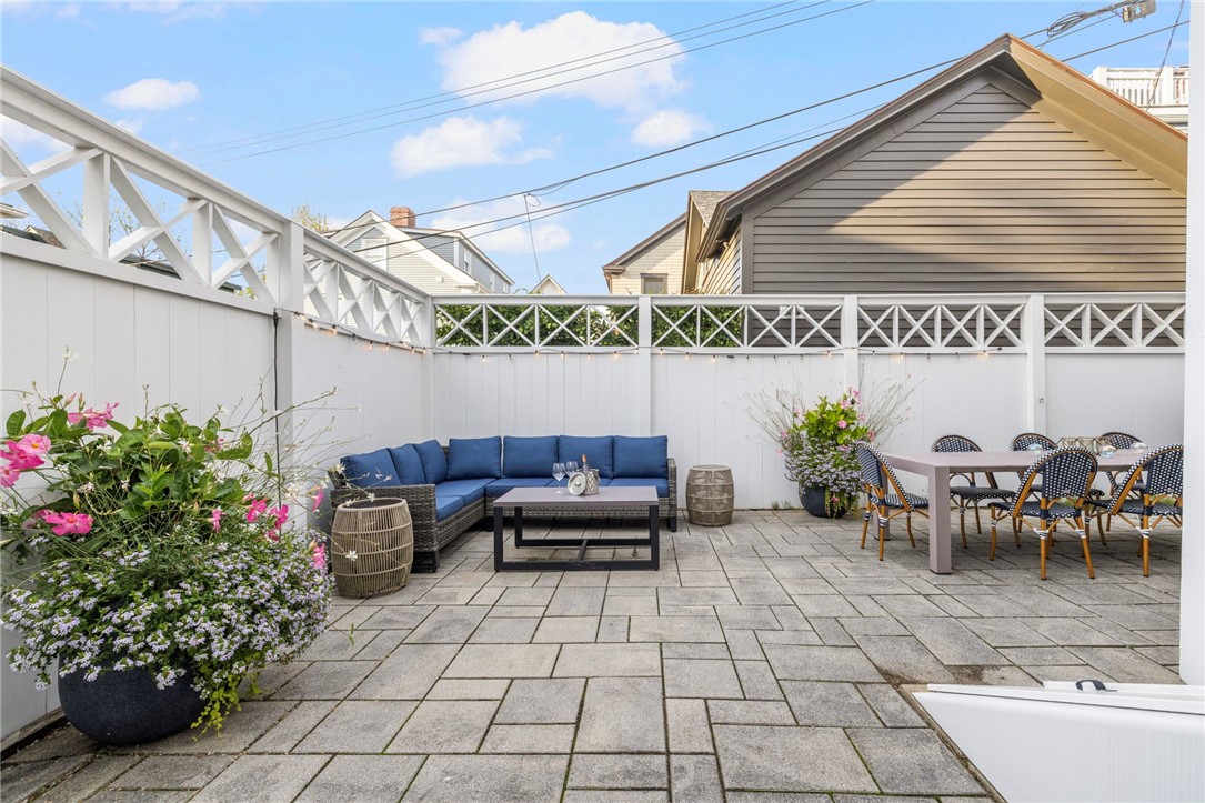 28 John Street Newport, RI 02840 - Photo 40 of 48