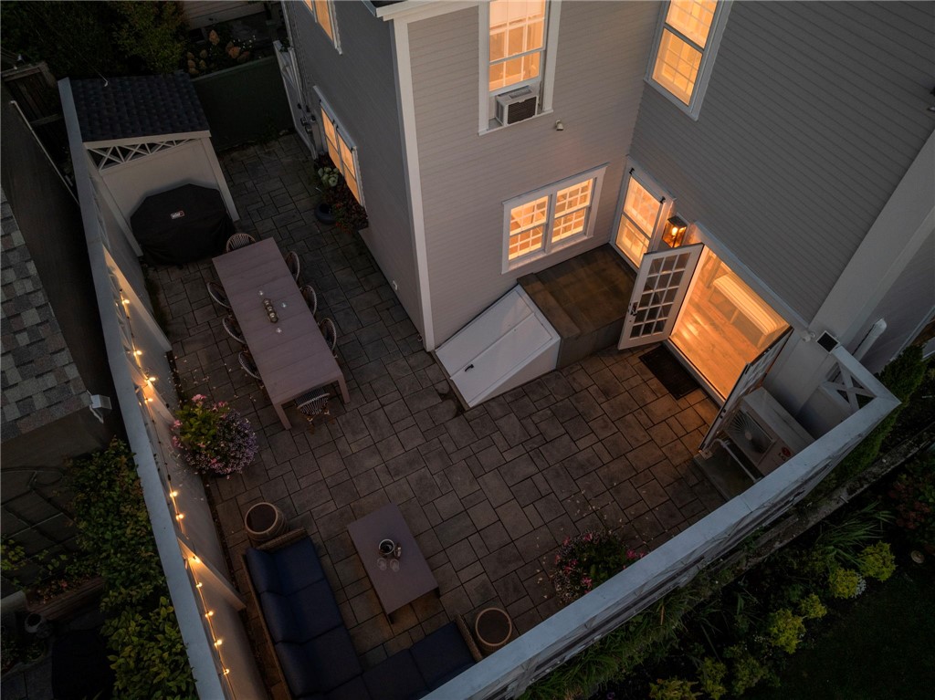 28 John Street Newport, RI 02840 - Photo 45 of 48