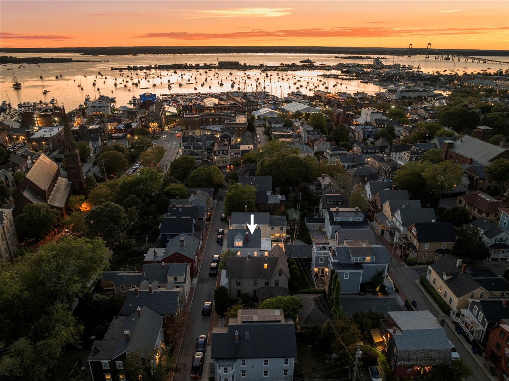 28 John Street Newport, RI 02840 - Photo 5 of 48