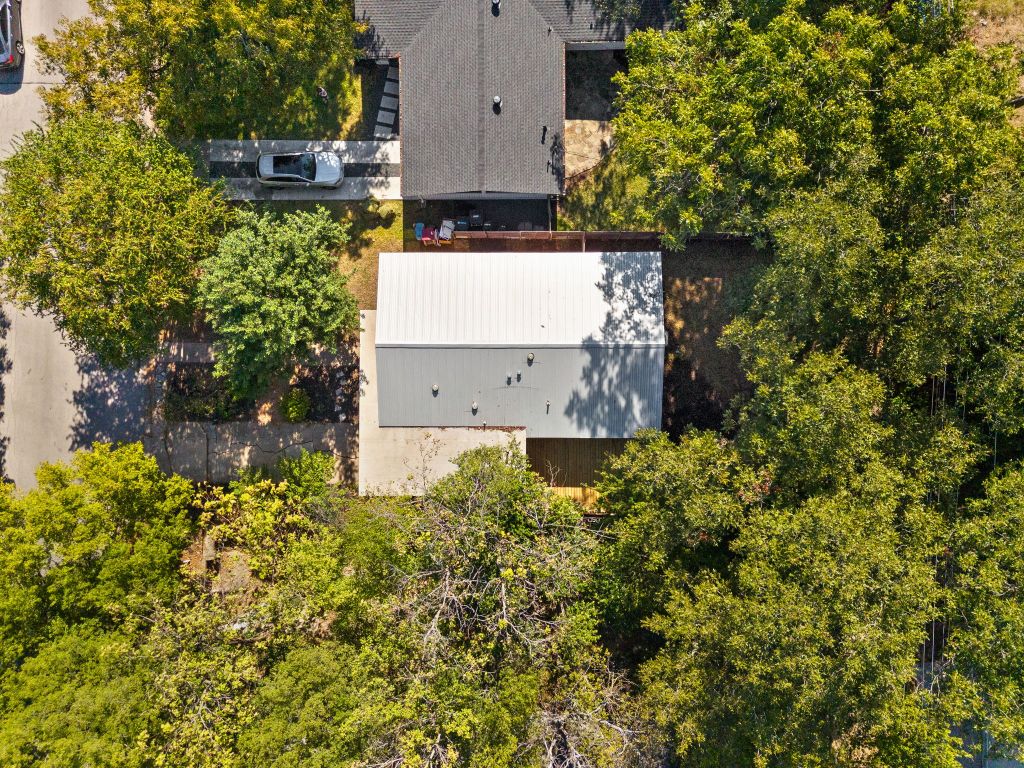 1105 Alegria Road Austin, TX 78757 - Photo 30 of 30 a view of a yard