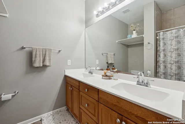 $1,800 | 117 Chapel Hill Circle, Unit 117, San Antonio, TX 78240