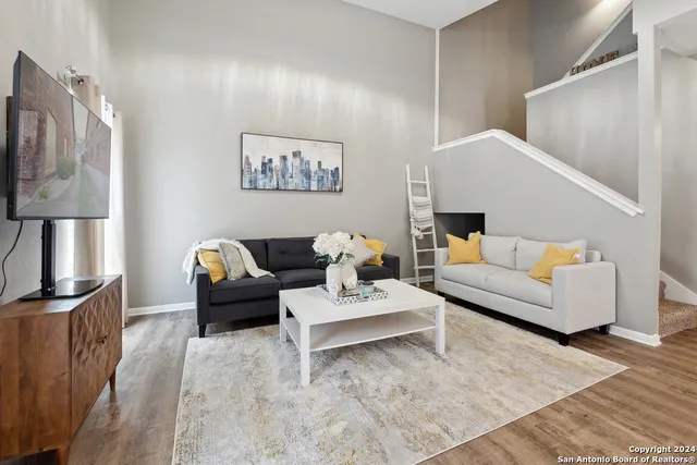 $1,800 | 117 Chapel Hill Circle, Unit 117, San Antonio, TX 78240