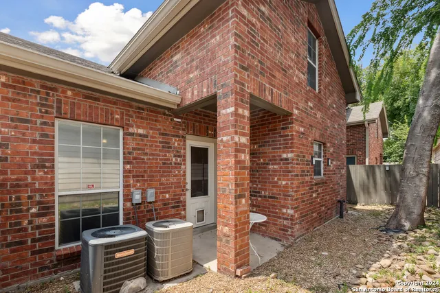 $1,800 | 117 Chapel Hill Circle, Unit 117, San Antonio, TX 78240
