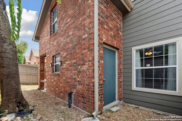 $1,800 | 117 Chapel Hill Circle, Unit 117, San Antonio, TX 78240