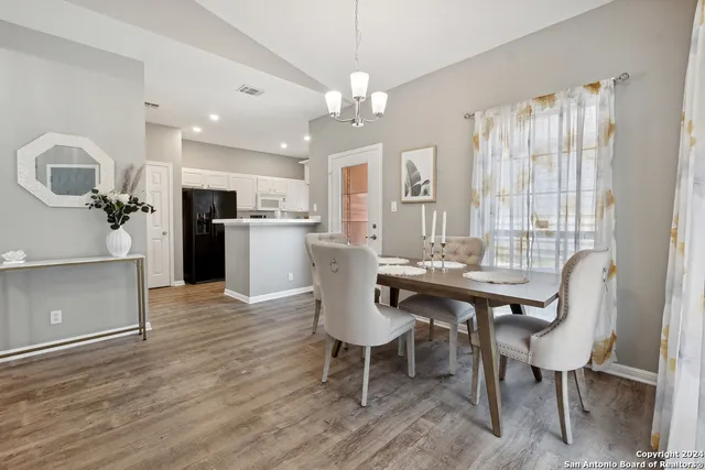 $1,800 | 117 Chapel Hill Circle, Unit 117, San Antonio, TX 78240