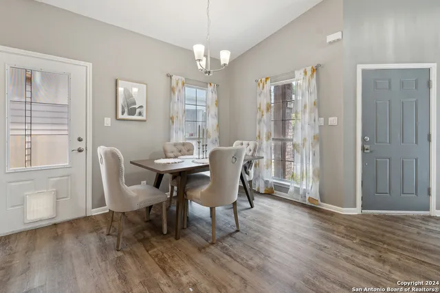 $1,800 | 117 Chapel Hill Circle, Unit 117, San Antonio, TX 78240