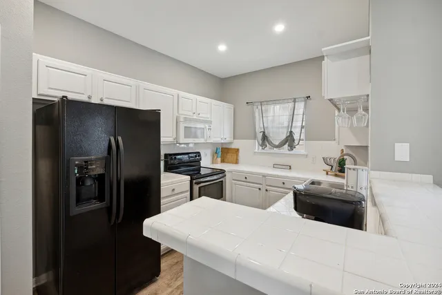 $1,800 | 117 Chapel Hill Circle, Unit 117, San Antonio, TX 78240