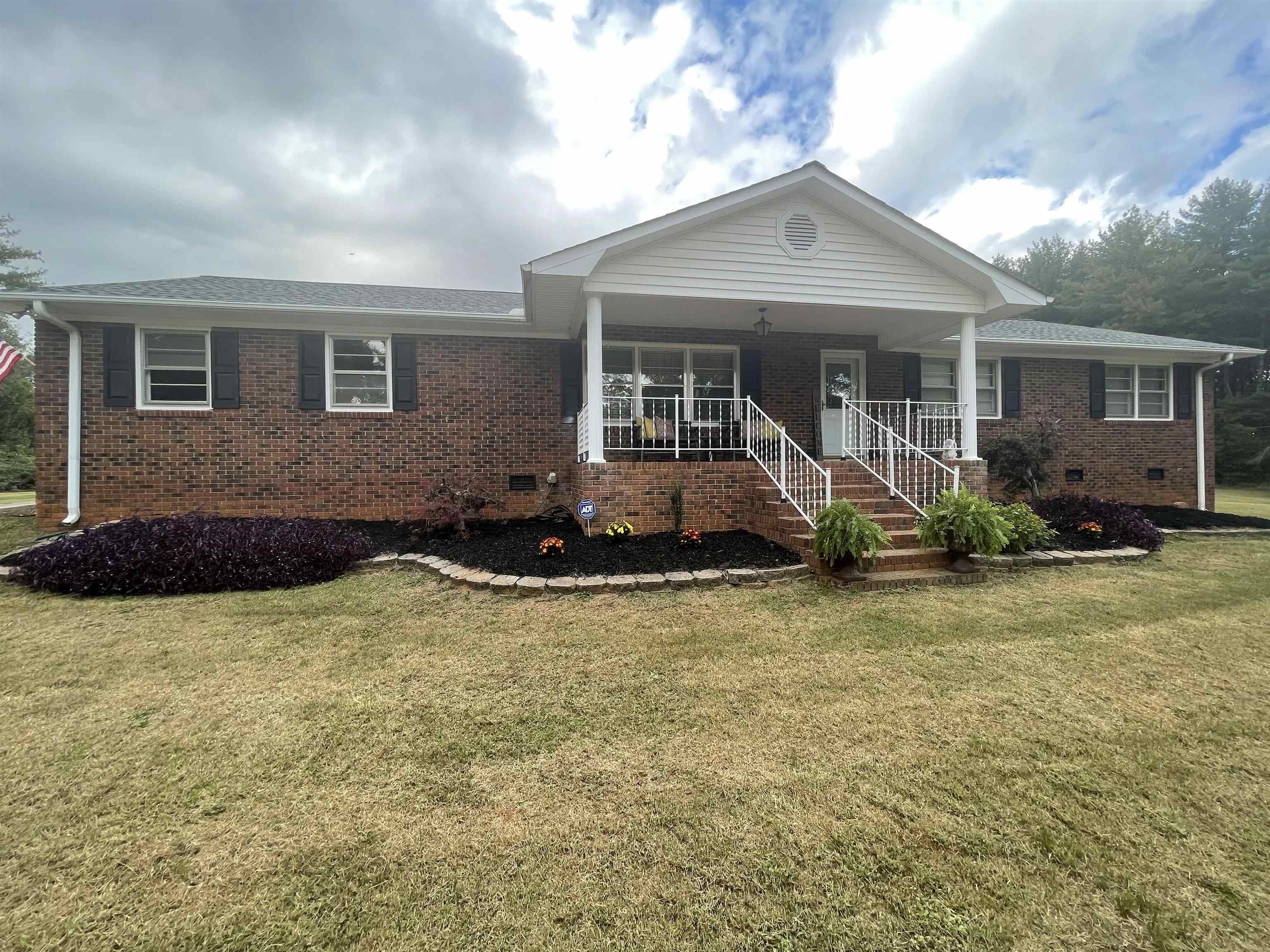 325 Marlowe Road Boiling Springs, SC 29316 - Photo 1 of 25 Gallery Image 1