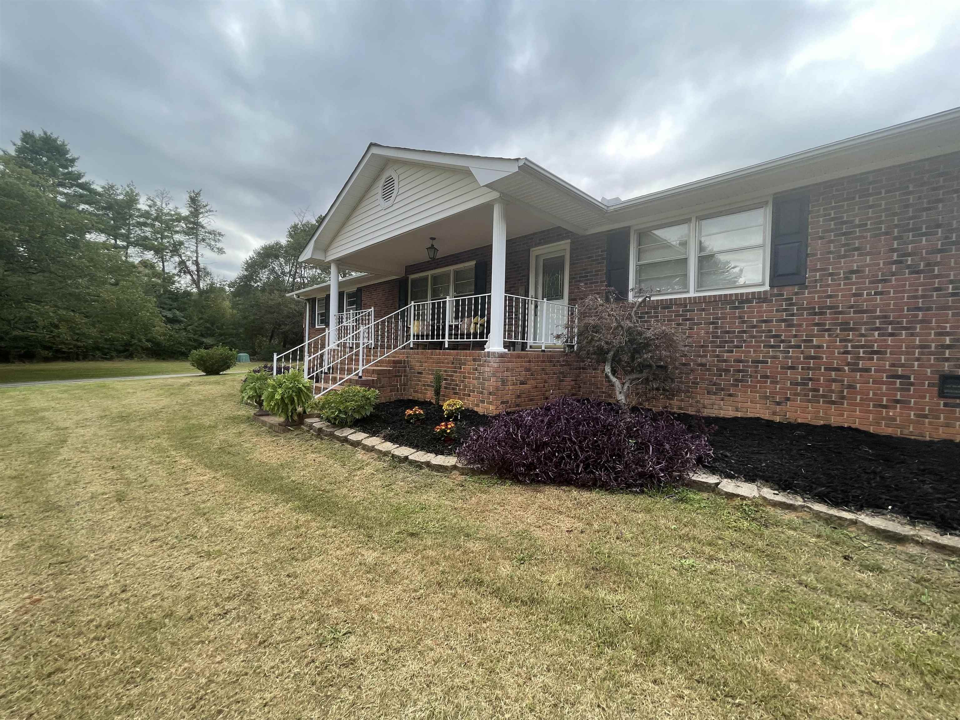325 Marlowe Road Boiling Springs, SC 29316 - Photo 4 of 25 Gallery Image 4