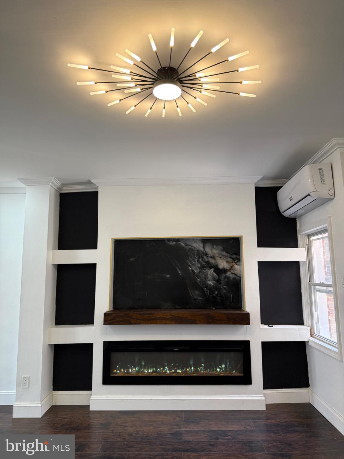 6824 Rodney Street Philadelphia, PA 19138 - Photo 7 of 28 a living room with balcony