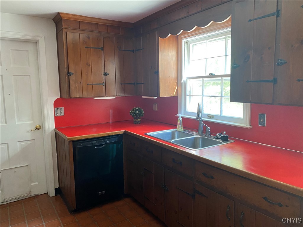 103 Paris Road New Hartford, NY 13413 - Photo 11 of 45