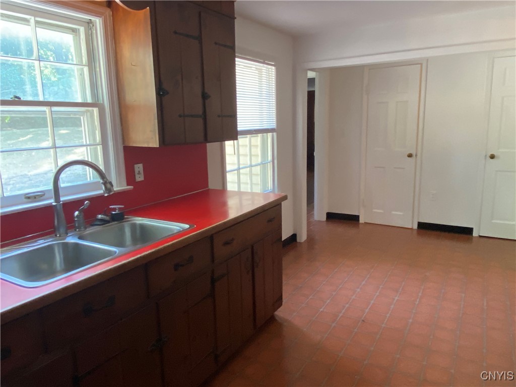 103 Paris Road New Hartford, NY 13413 - Photo 14 of 45