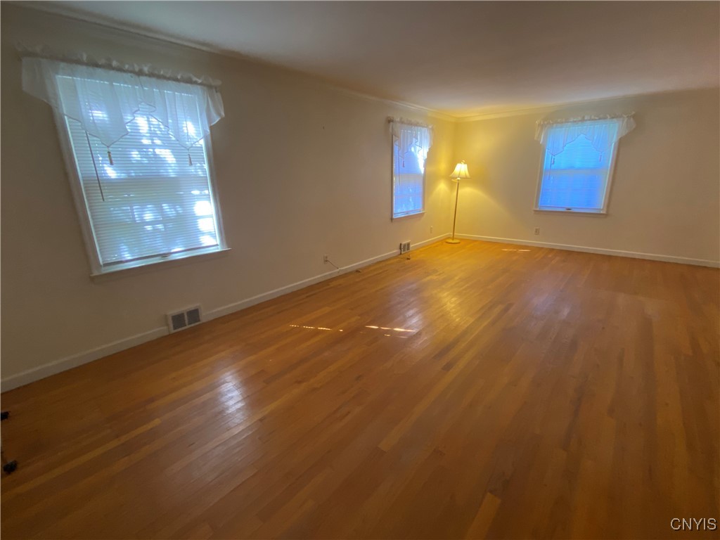 103 Paris Road New Hartford, NY 13413 - Photo 6 of 45