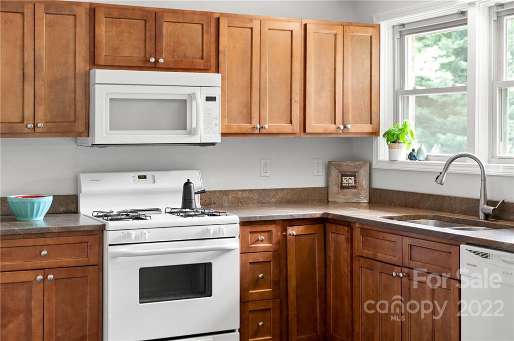 123 Gallimore Road Brevard, NC 28712 - Photo 16 of 39 Gallery Image 16
