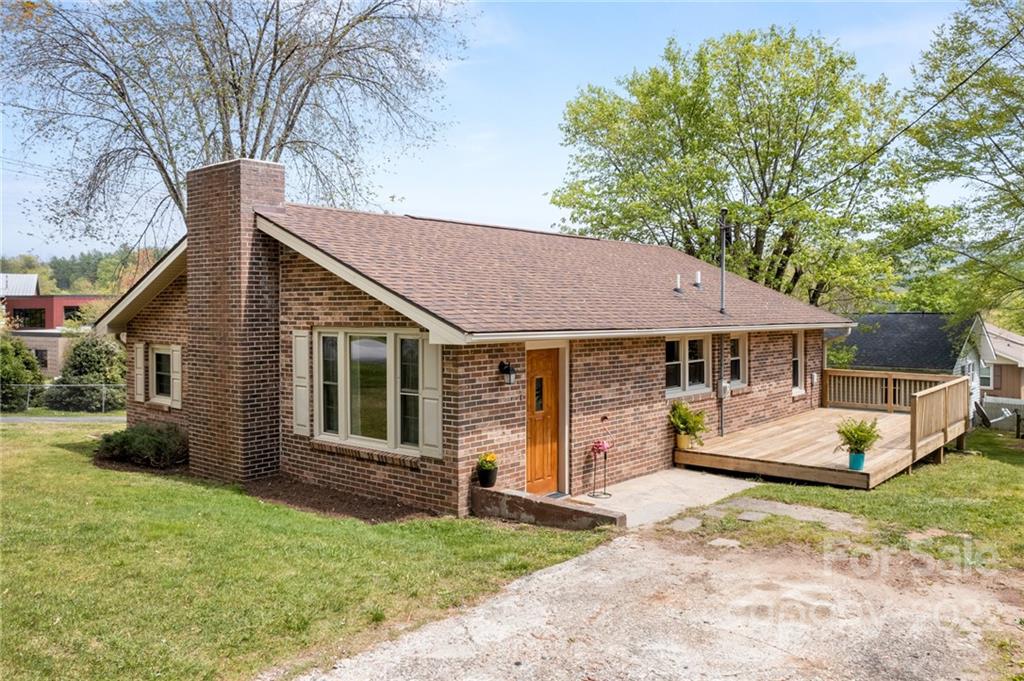 123 Gallimore Road Brevard, NC 28712 - Photo 8 of 39 Gallery Image 8