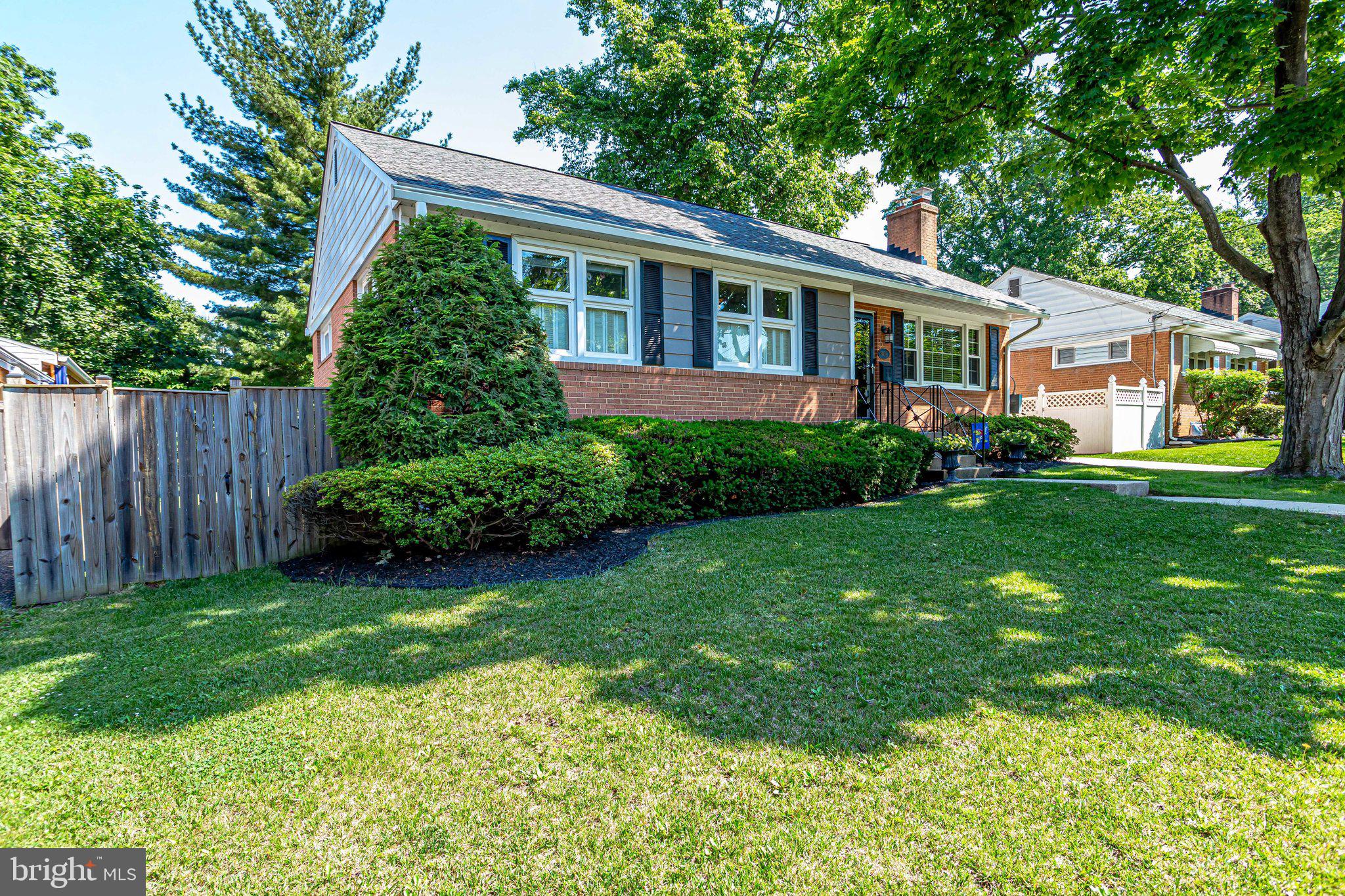 909 Roswell Drive Silver Spring, MD 20901 - Photo 3 of 56