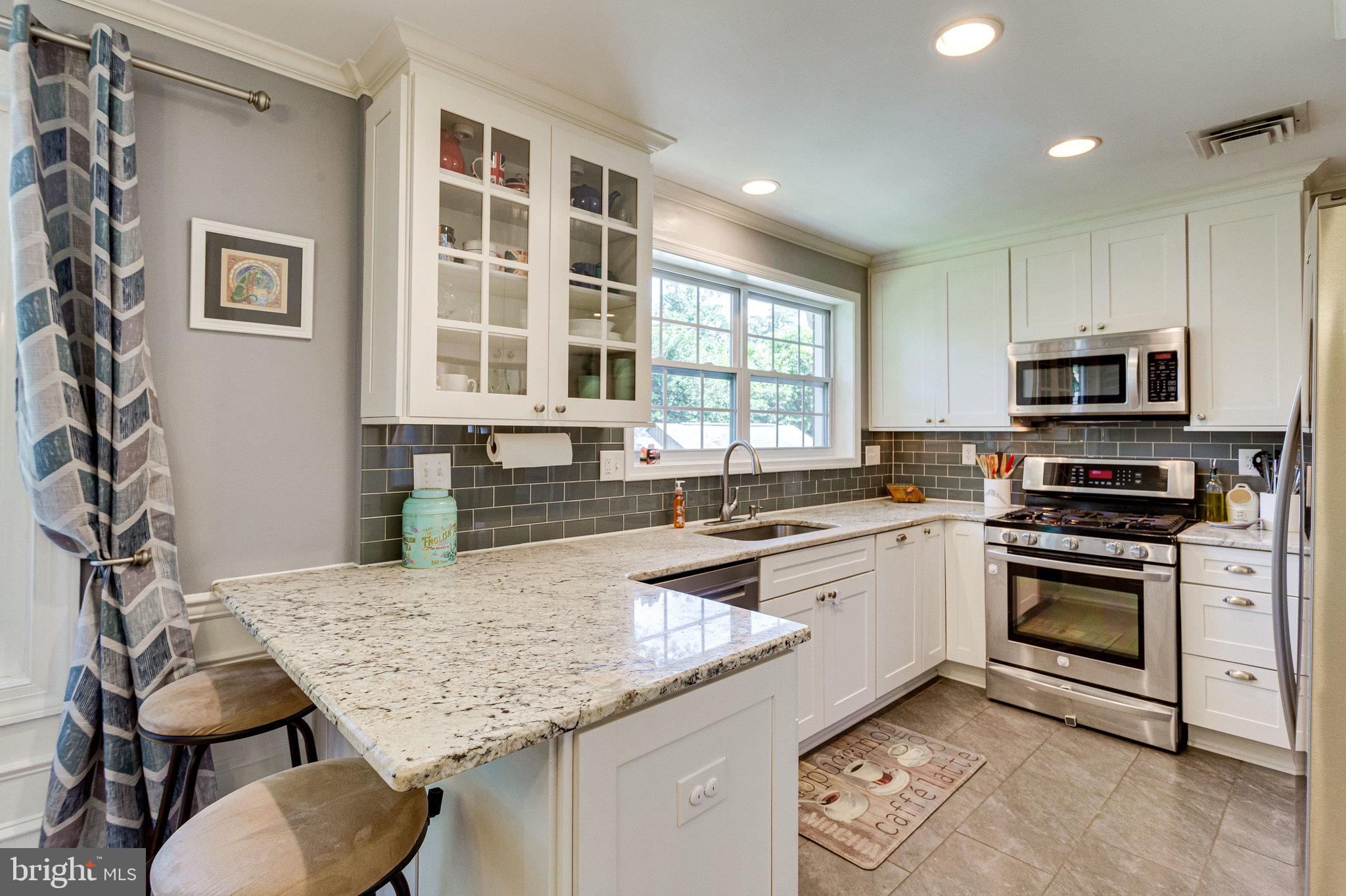 909 Roswell Drive Silver Spring, MD 20901 - Photo 4 of 56