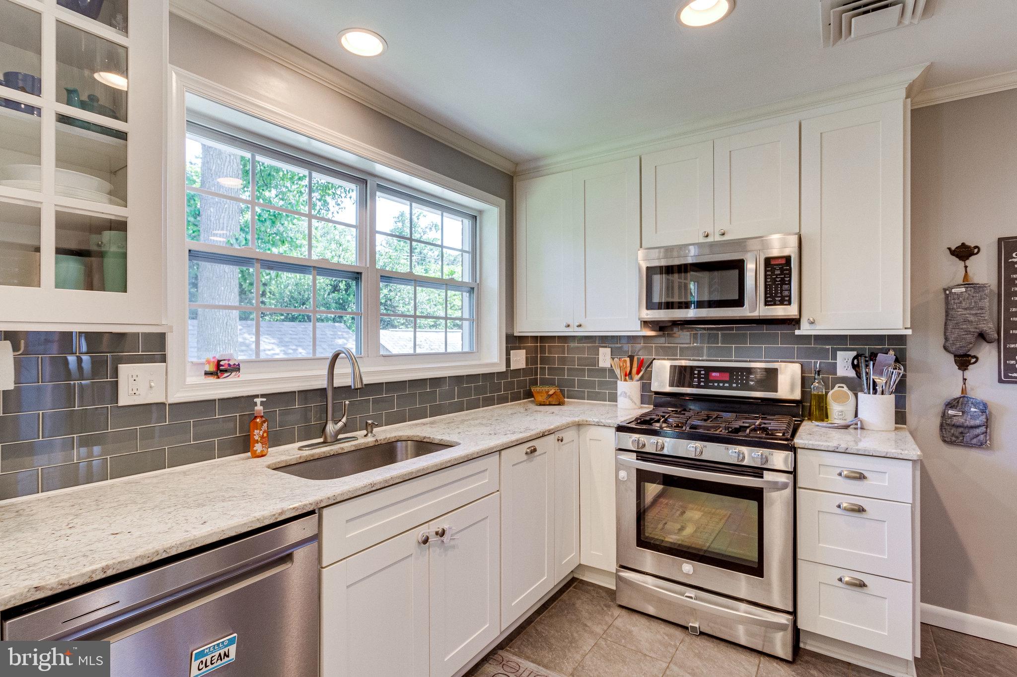 909 Roswell Drive Silver Spring, MD 20901 - Photo 5 of 56