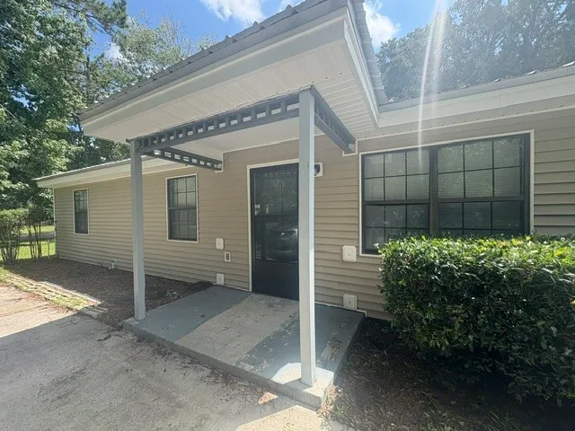 $1,325 | 102 Grace Court, Unit A, Brunswick, GA 31525