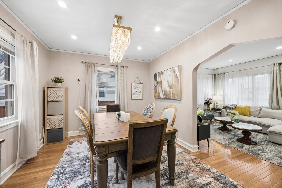 289 Oxford Road Des Plaines, IL 60016 - Photo 4 of 20