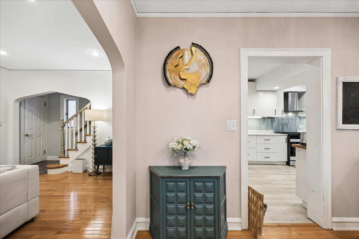 289 Oxford Road Des Plaines, IL 60016 - Photo 7 of 20