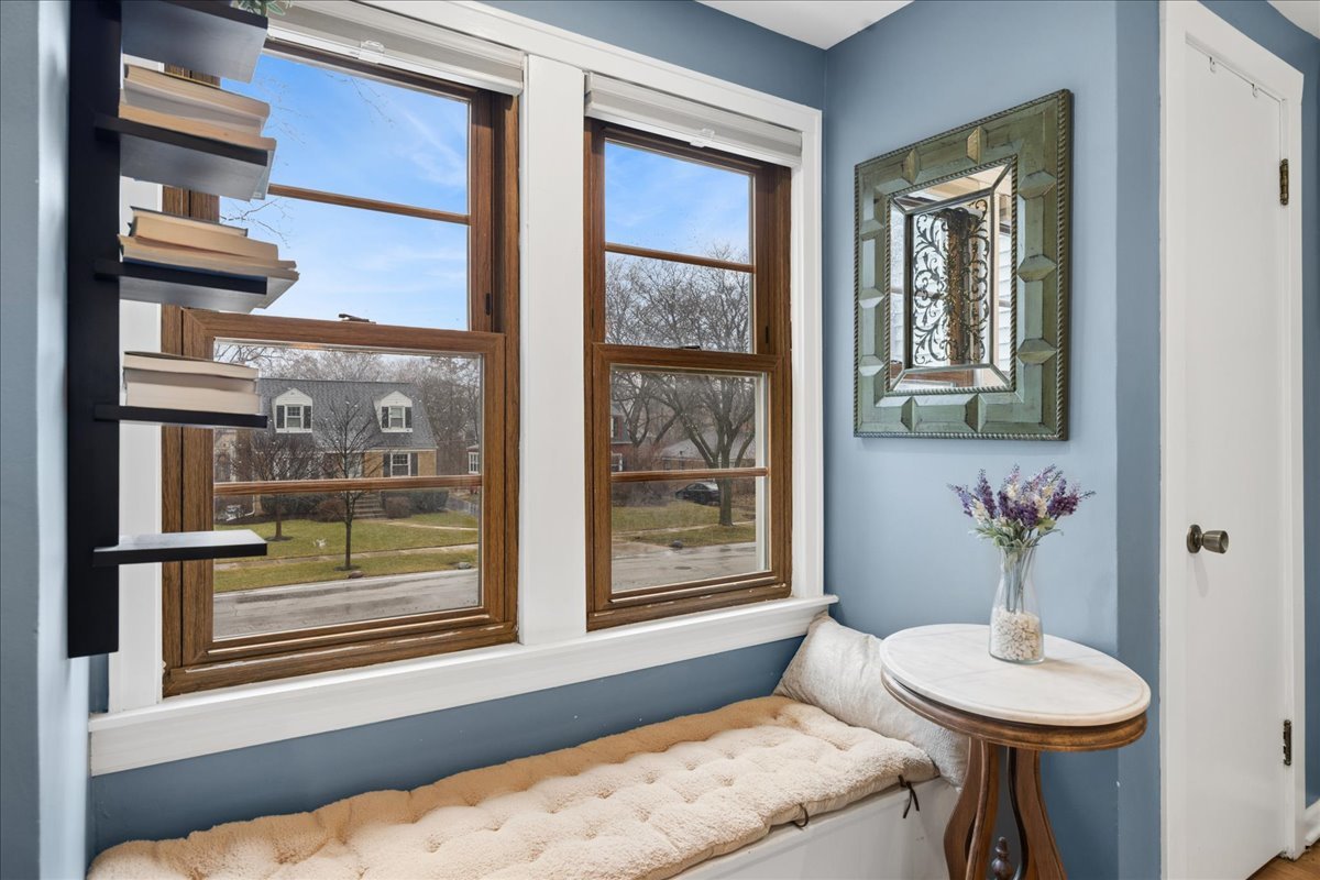 289 Oxford Road Des Plaines, IL 60016 - Photo 9 of 20