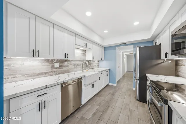 $299,900 | 19045 North Signal Butte Circle, Sun City, AZ 85373