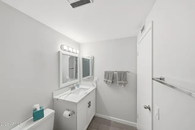 $299,900 | 19045 North Signal Butte Circle, Sun City, AZ 85373