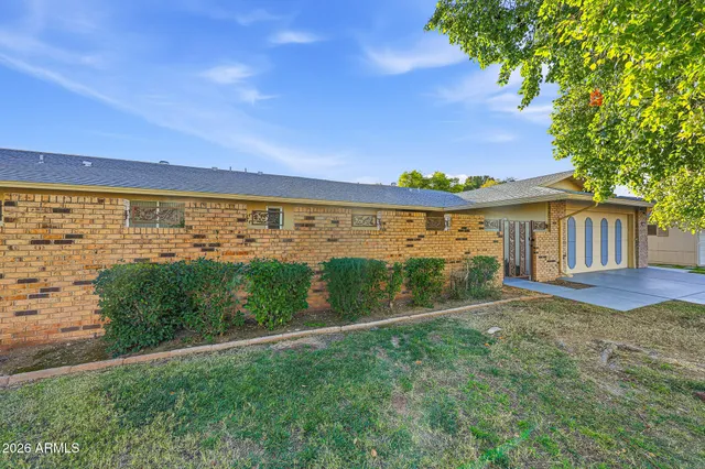 $299,900 | 19045 North Signal Butte Circle, Sun City, AZ 85373