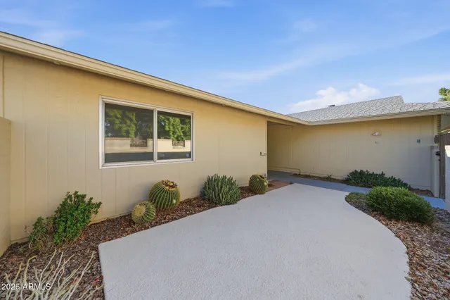 $299,900 | 19045 North Signal Butte Circle, Sun City, AZ 85373