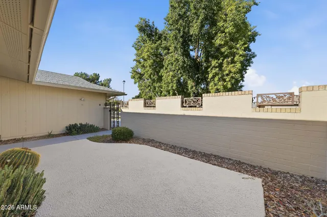 $299,900 | 19045 North Signal Butte Circle, Sun City, AZ 85373