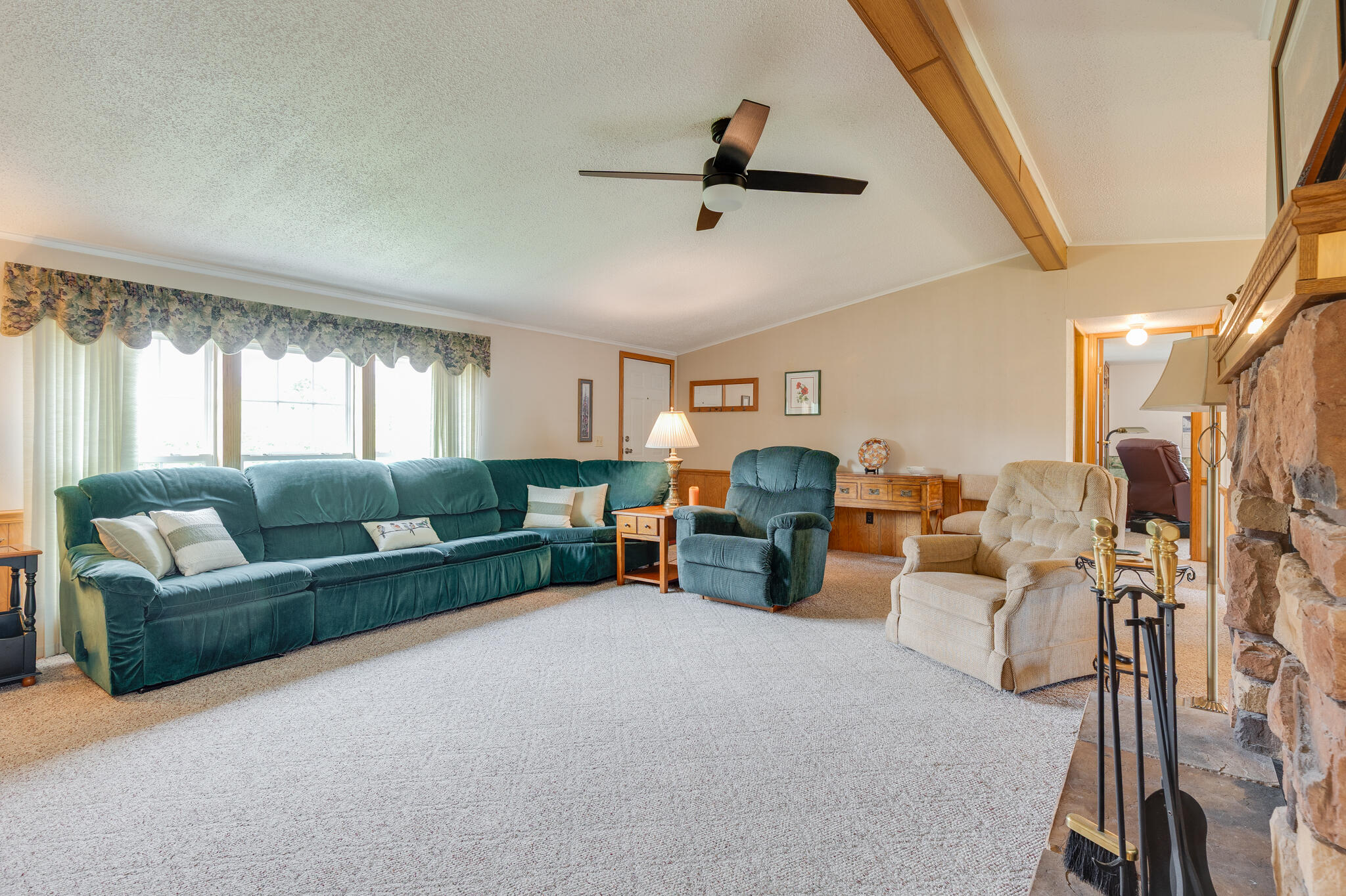 305 Oak Ridge Street Mason, MI 48854 - Photo 6 of 32 305_Oak_Ridge_BROCK-29