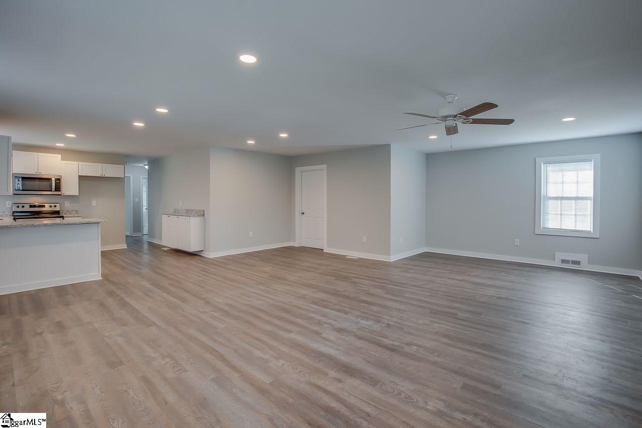 1126 Lake Cunningham Road Greer, SC 29651 - Photo 7 of 26