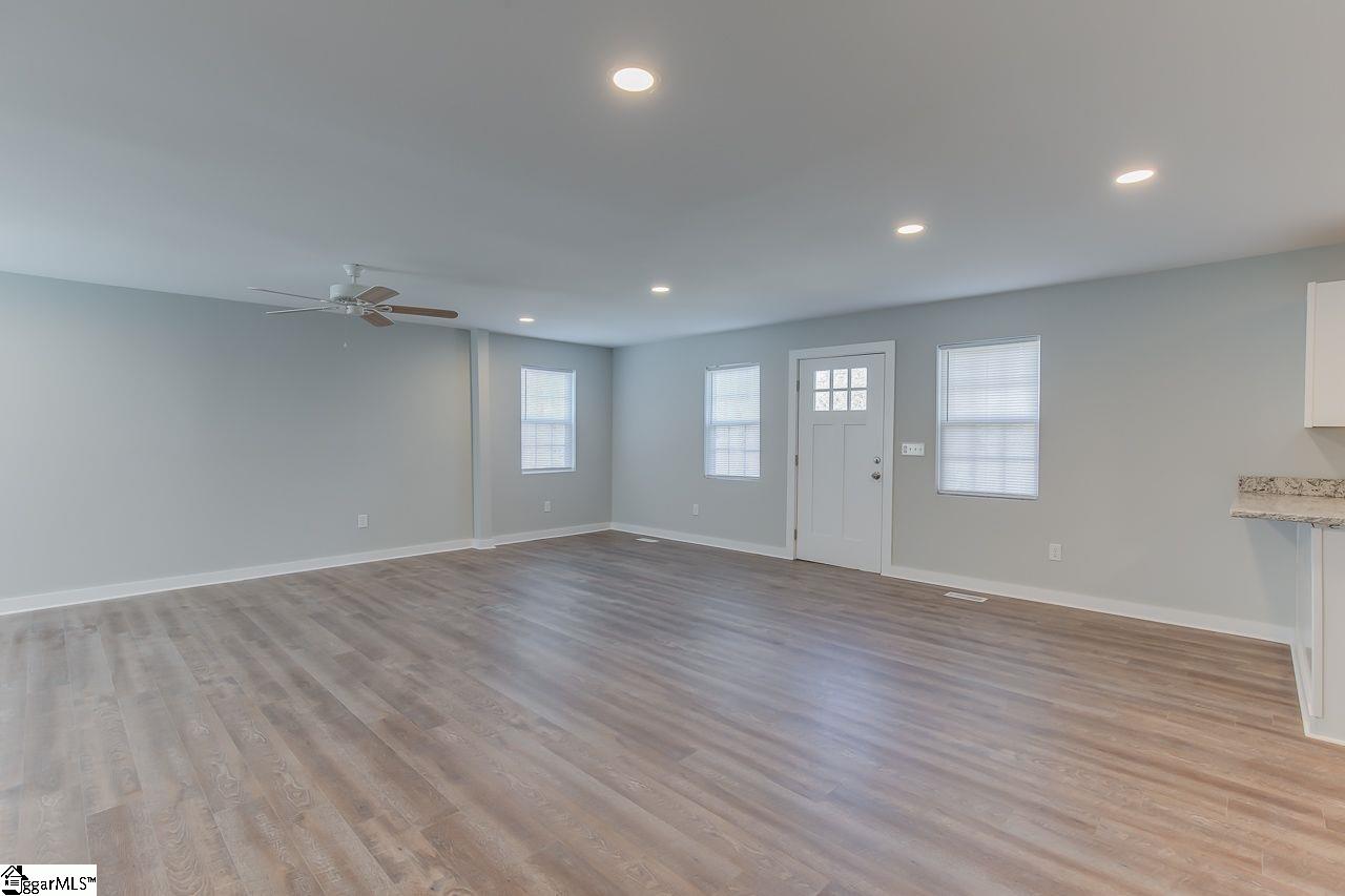 1126 Lake Cunningham Road Greer, SC 29651 - Photo 9 of 26