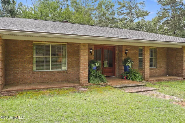 $359,900 | 163 Highway 540, Mendenhall, MS 39114