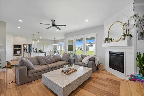 $624,000 | 1916 Northeast Park Ridge Drive, Lee's Summit, MO 64064