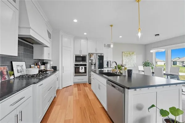 $624,000 | 1916 Northeast Park Ridge Drive, Lee's Summit, MO 64064