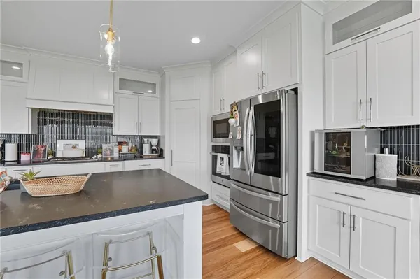 $624,000 | 1916 Northeast Park Ridge Drive, Lee's Summit, MO 64064