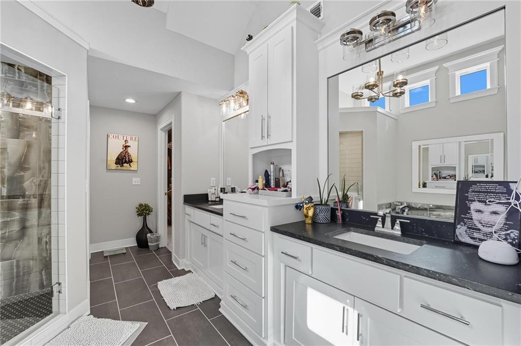 1916 Northeast Park Ridge Drive Lee's Summit, MO 64064 - Photo 40 of 50