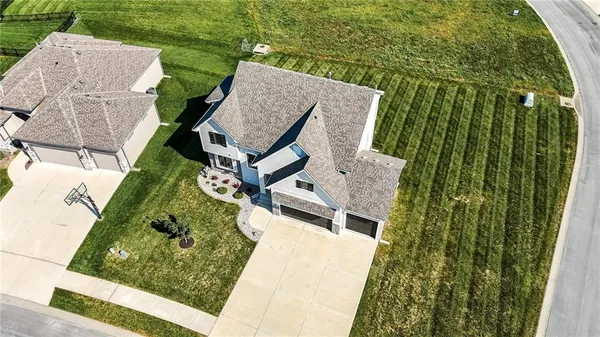 $624,000 | 1916 Northeast Park Ridge Drive, Lee's Summit, MO 64064