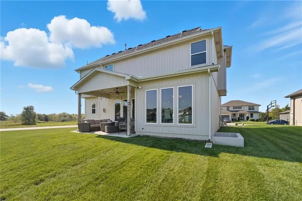 $624,000 | 1916 Northeast Park Ridge Drive, Lee's Summit, MO 64064