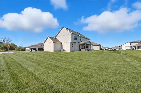 $624,000 | 1916 Northeast Park Ridge Drive, Lee's Summit, MO 64064